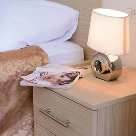 Ploce Apartments- Comfort Studio With Terrace And Sea View - Petra Kresimira ... *