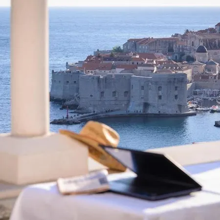 Apartmán Ploce Apartments- Comfort Studio With Terrace And Sea View - Petra Kresimira ... *