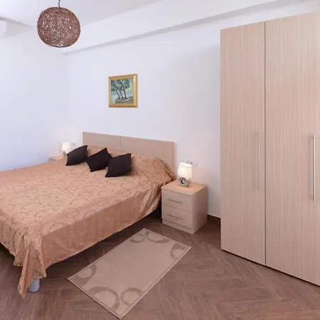 Ploce Apartments- Comfort Studio With Terrace And Sea View - Petra Kresimira ... Apartment